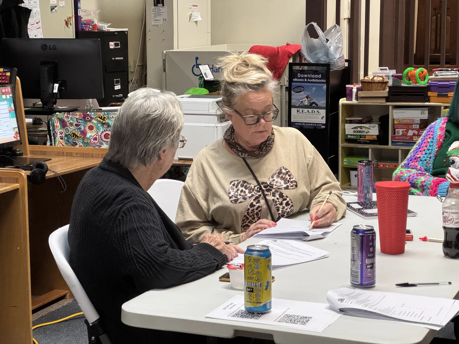 LIFE-STEP Essentials participants learning together