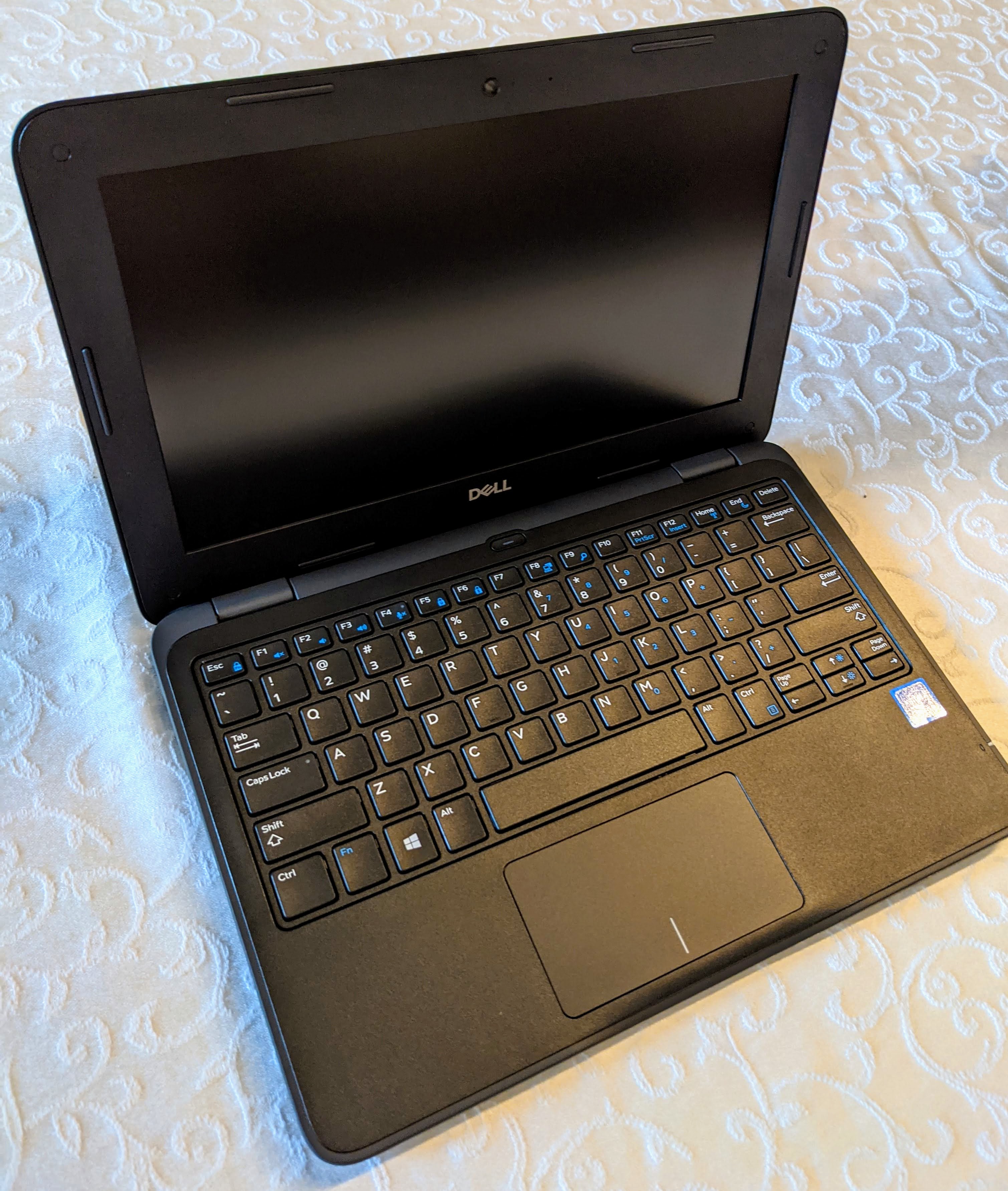 Comcast Donates Laptops to Support Closing the Digital Divide in Roane County